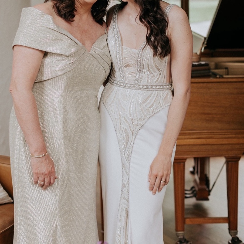 Berta Wedding Dress Model 17-113 - Picture 4 of 10